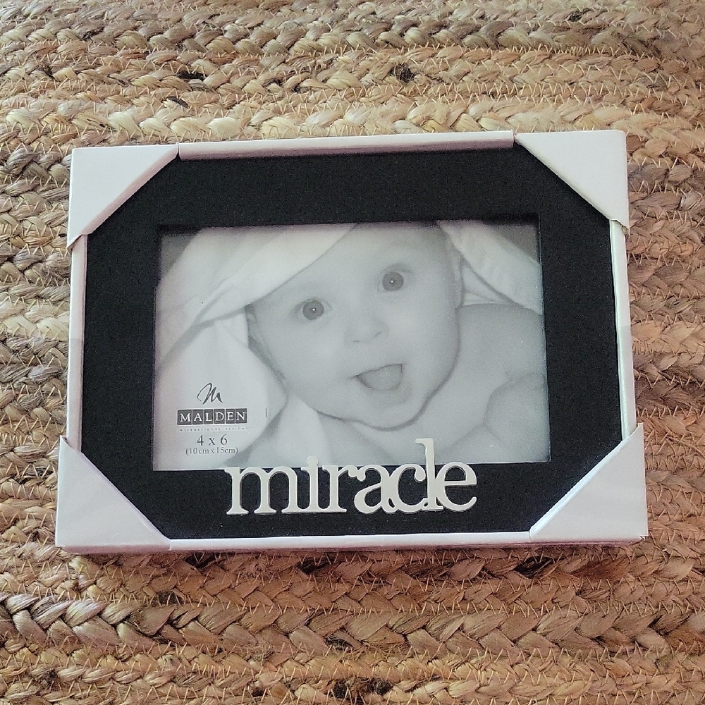 Malden Miracle Black  Frame 4x6